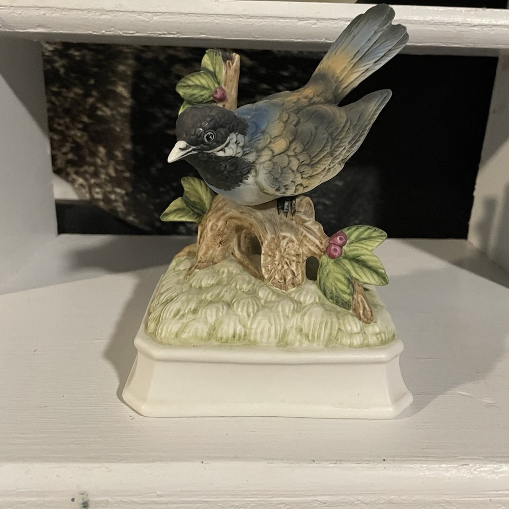 Vintage Gorham Porcelain Bird  Plays Music‎